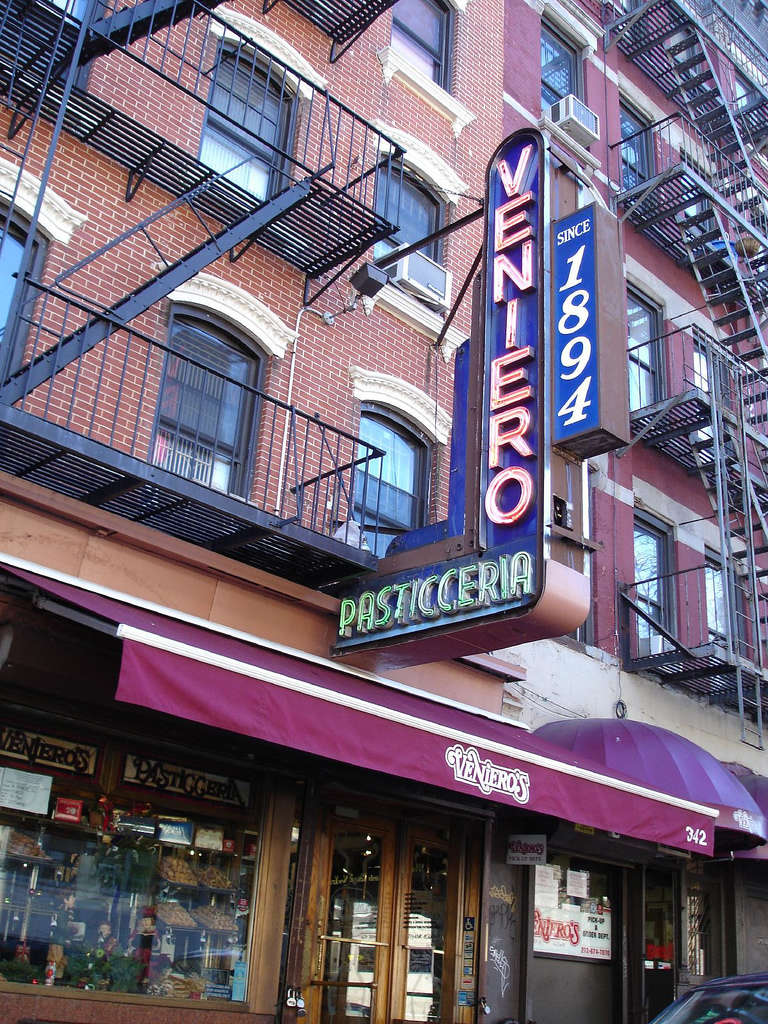 6 Classic Manhattan Coffee Shops Coffee 'N Clothes